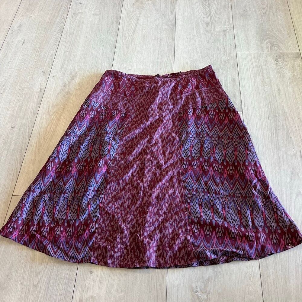 Prana Burgundy Zigzag Print Skirt size 8